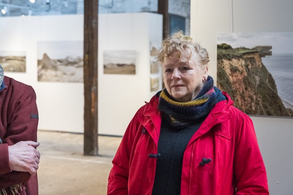 Die Fotografin der ausgestellten Fotografien Annet van der Voort