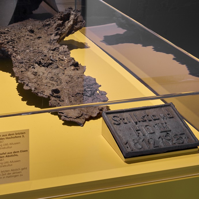 Roheisen Exponat (vergrößerte Bildansicht wird geöffnet)